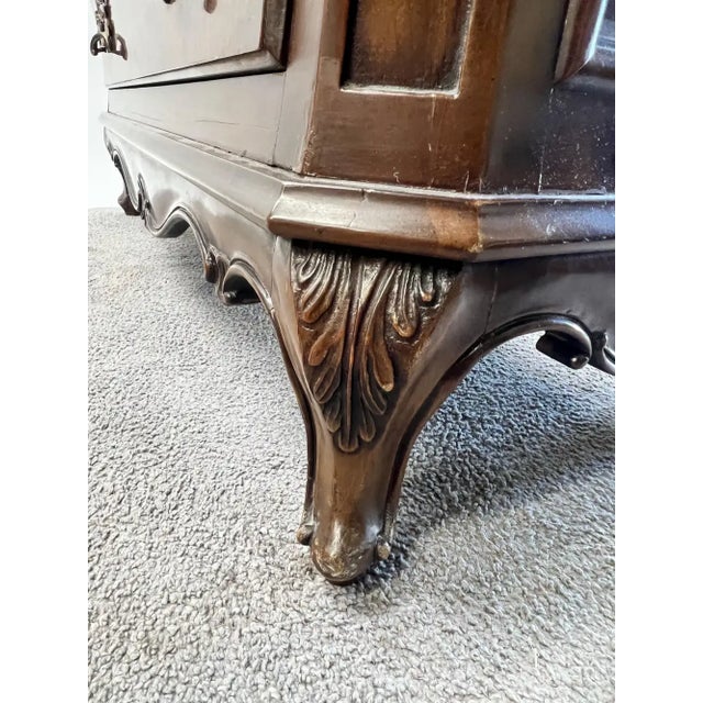 Karges Louis XVI Style Bombe Burl Walnut Three-Drawer Commode or Chest, 1980's For Sale - Image 15 of 17