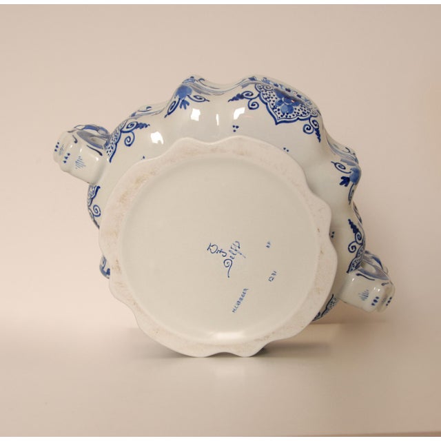 Royal Delft Tulip Vase Tulpiere Blue and White Earthenware Dragon Handles For Sale - Image 11 of 15