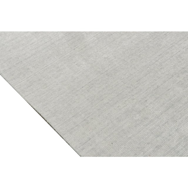Contemporary 2010s Rug & Kilim’s Plain Modern Rug in Solid Silver-Gray Tone-on-Tone - 3x20 For Sale - Image 3 of 5