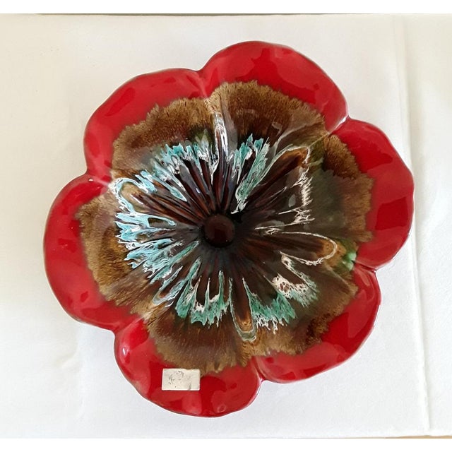 Vintage P and Poppy-Shaped French Ceramic Shell in Adventurous Color Glaze from Vallauris, 1970s For Sale - Image 6 of 7