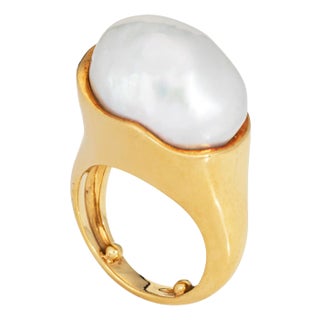 1990s Vintage Tiffany & Co Pearl Ring Elsa Peretti Sz 5.5 18k Yellow Gold Signed, Size 5.5 For Sale