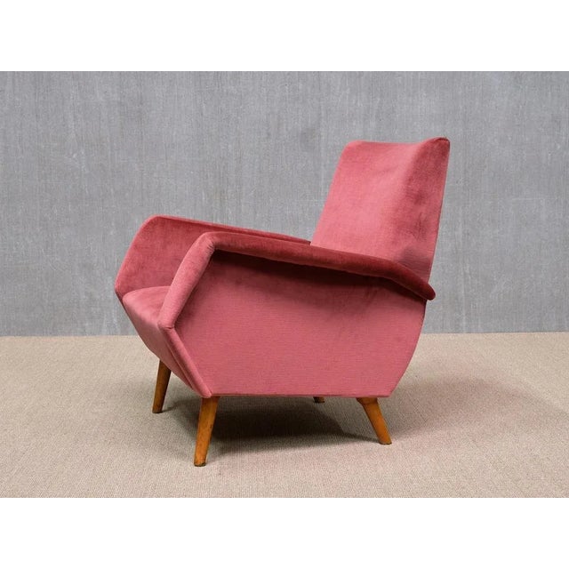 Set of Vintage Chairs in Coral Red Velvet and Beech by Gio Ponti for Asko, 1950s For Sale - Image 6 of 17