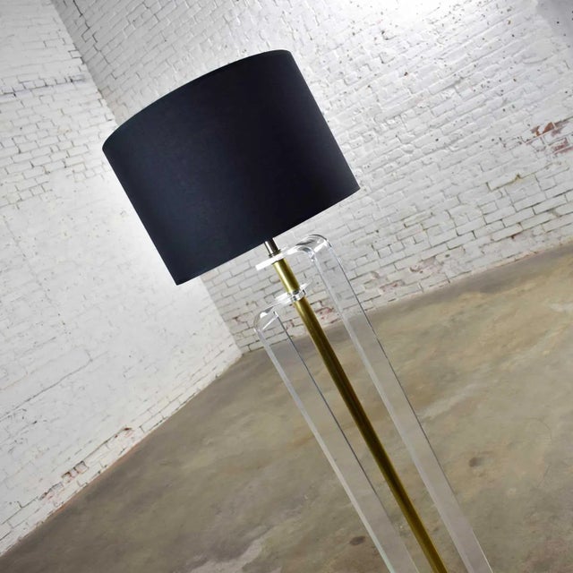 Vintage Mid-Century Modern Art Deco or Hollywood Regency Floor Lamp Lucite and Brass Plate Black Shade For Sale - Image 10 of 17
