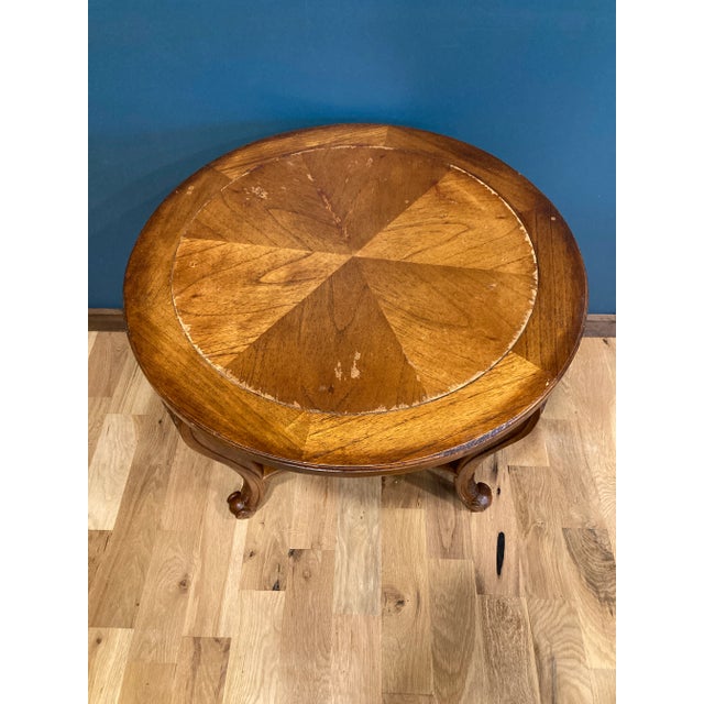 Queen Anne Hekman Round Side Table With Queen Anne Legs For Sale - Image 3 of 7