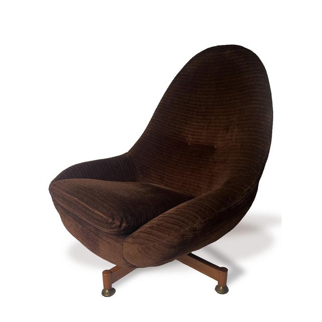 Wood Mid-Century Swivel Egg Chair by Greaves and Thomas, 1960s For Sale - Image 7 of 14