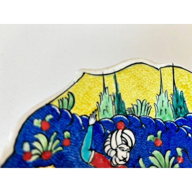 Blue Mid-20th Century Turkish Kütahya Pottery Wall Plate With Iznik Ottoman Motifs For Sale - Image 8 of 8