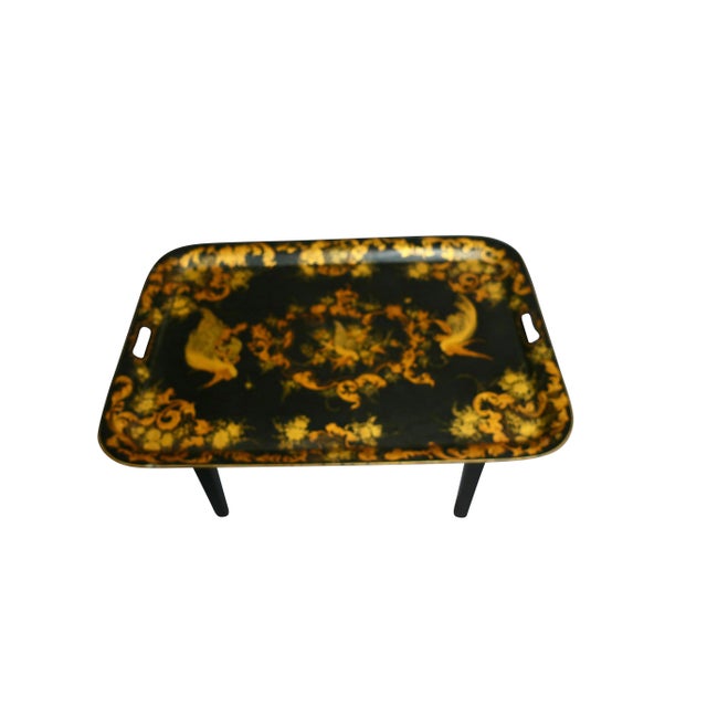 Traditional Early 20th Century Tole Tray Coffee Table in Gold and Black with Bird Decoration For Sale - Image 3 of 18