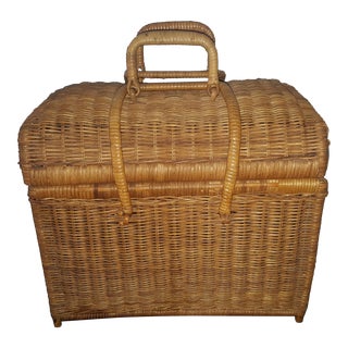 1960s Boho Chic Natural Woven Lidded WIcker Picnic Basket For Sale