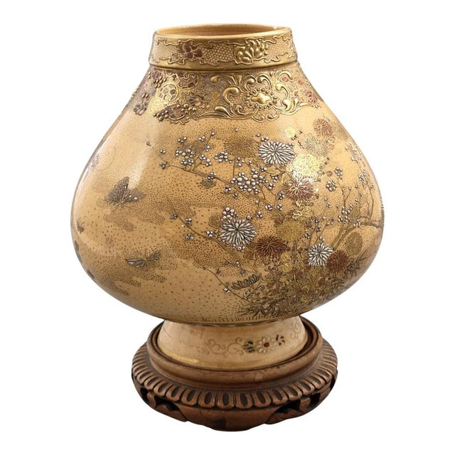 Meiji Kyoto Satsuma Vase with Stand from Kinkōzan Workshop For Sale - Image 4 of 18