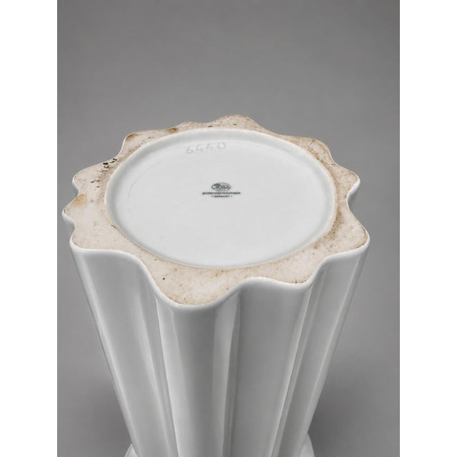 Ceramic Hutschenreuther German White Porcelain Fluted Floor Vase, 20th Century For Sale - Image 7 of 8