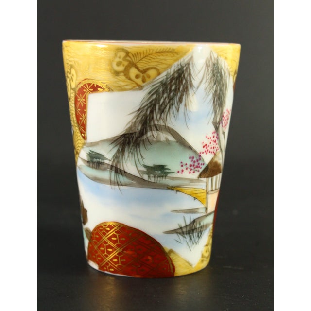 Japanese 1920's Meiji / Taisho Japanese Export Porcelain Kutani Tumbler For Sale - Image 3 of 12
