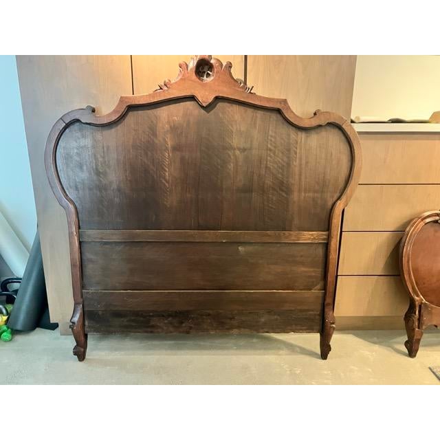 19th C. Rococo Revival French Walnut Queen Bed – Bookmatched Veneer For Sale - Image 4 of 14