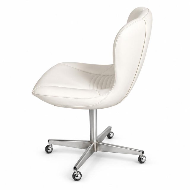 1960s Vintage Italian Swivel Chair in White Leather and Chrome by Gastone Rinaldi for Rima, 1960s For Sale - Image 5 of 11