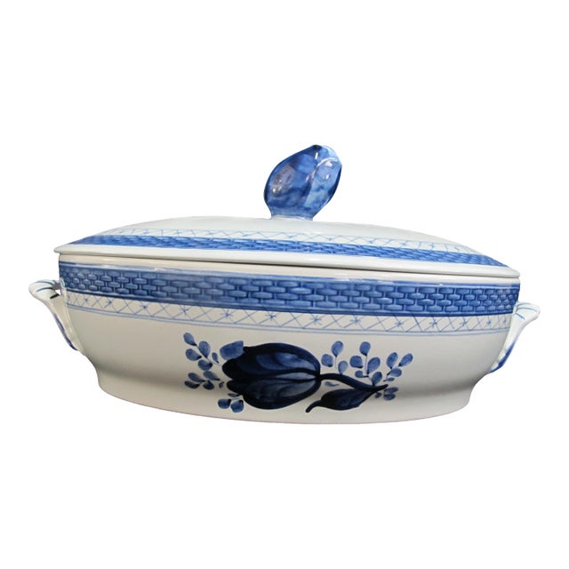 Mid 20th Century Royal Copenhagen 921 Aluminia Faience Tranquebar Blue 11 1/2" Tureen With Lid For Sale