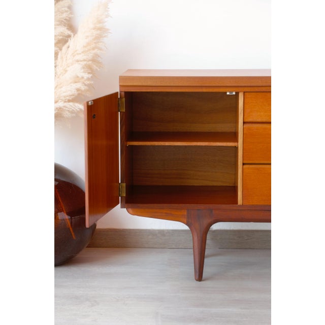 Mid-Century Modern Vintage Teak Sideboard from Greaves & Thomas, 1960s For Sale - Image 3 of 18