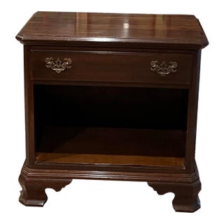 Beautiful Ethan Allen Georgian Cherry Nightstand For Sale