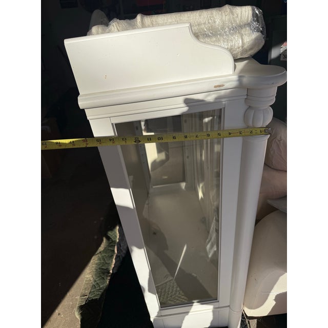 Mid-Century Modern Stanley Furniture White Lighted Display Cabinet With Carved Detail For Sale - Image 3 of 4