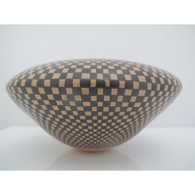 Mexican Mata Ortiz Lazaro Ponce Mexico Geometric Checkerboard Pottery Olla Pot Vase For Sale - Image 3 of 8