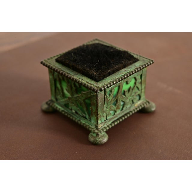 Tiffany Studios Apollo Studios New York Arts & Crafts Grapevine Pattern Bronze and Slag Glass Pen Brush For Sale - Image 4 of 9