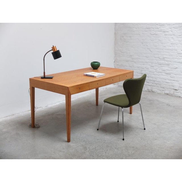 Beautiful freestanding desk with 4 drawers designed by Severin Hansen in 1958. Made of oak with a lovely grain and patina...