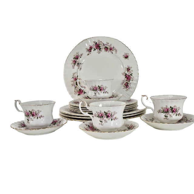Contemporary 1980s Royal Albert Lavender Rose Bone China Dinnerware Service for Four, 16 Pieces For Sale - Image 3 of 18