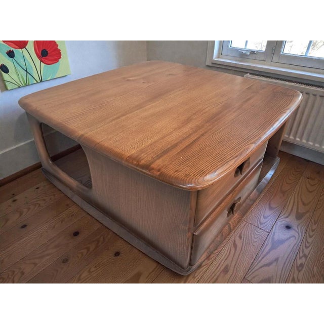 Wood Mid-Century Modern Pandora Coffee Table in Elm by Lucian Ercolani for Ercol, 1980s For Sale - Image 7 of 18