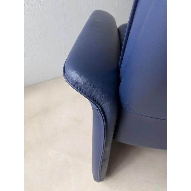 Set of DS 50 Lounge Chair with Ottoman in Dark Blue Leather from de Sede For Sale - Image 15 of 18