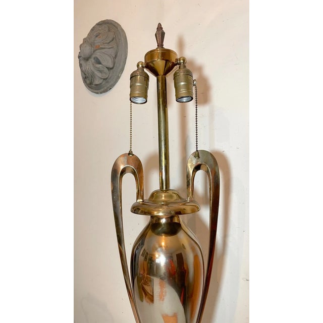 1930s High Quality Large Antique Silver Gold Bronze Modernist Urn Style Table Lamp For Sale - Image 5 of 11