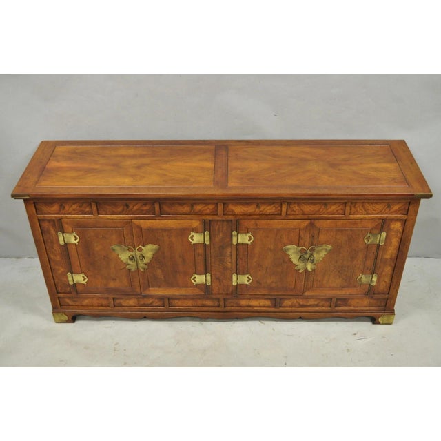 Chinoiserie Vintage Henredon Chinoiserie Brass Butterfly Burl Wood Credenza Cabinet Buffet For Sale - Image 3 of 16