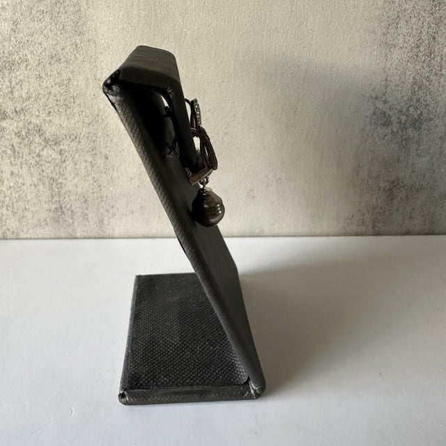 Contemporary Estate Pearl and Diamond Drop Earrings in 14kt White Gold, Pre-Loved, A Pair For Sale - Image 3 of 6