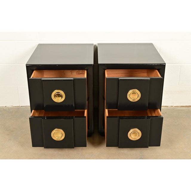 Karpen of California Karpen of California Mid-Century Modern Hollywood Regency Black Lacquered Nightstands | Circa 1950s For Sale - Image 4 of 15