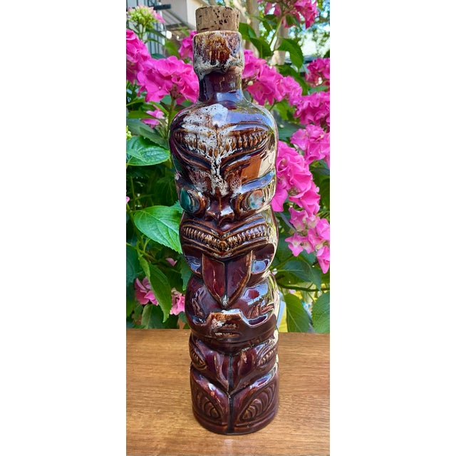 Ceramic Vintage 1970s Hand-Glazed Ceramic Māori Tekoteko Decanter - New Zealand Mid-Century Barware Attributed to Orzel Pottery For Sale - Image 7 of 10