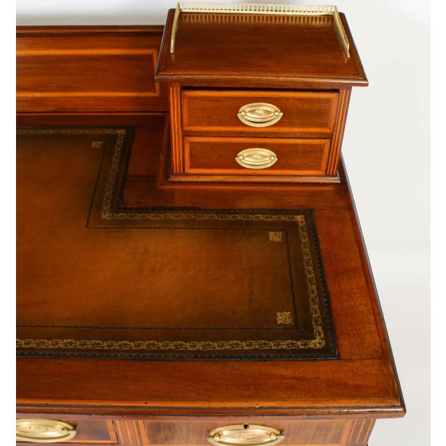 19th Century Victorian Inlaid Mahogany Pedestal Desk For Sale - Image 5 of 18