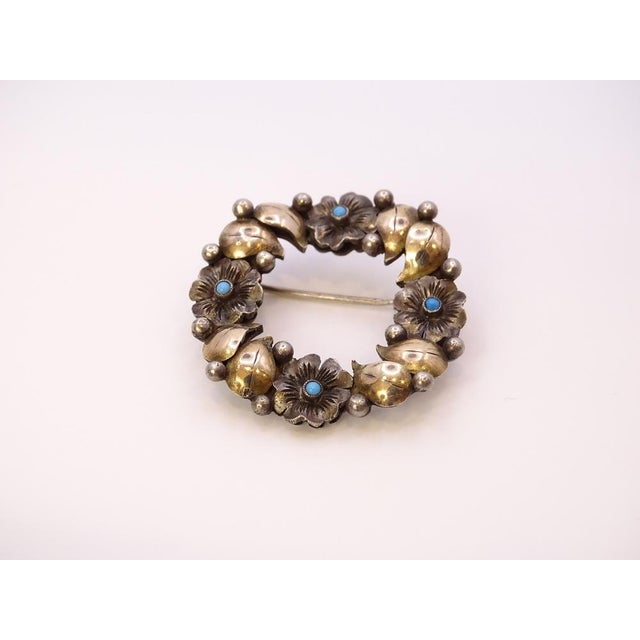 Art Nouveau Aged Metal and Turquoise Garland Brooch, France, 1920s For Sale - Image 10 of 18