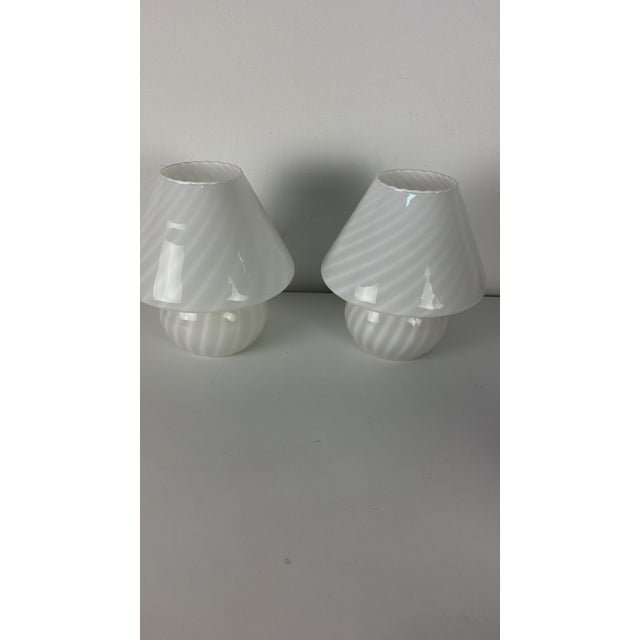 Mid-Century Modern Venetian Murano Glass Bedside Lamps, 1960, Set of 2 For Sale - Image 3 of 12