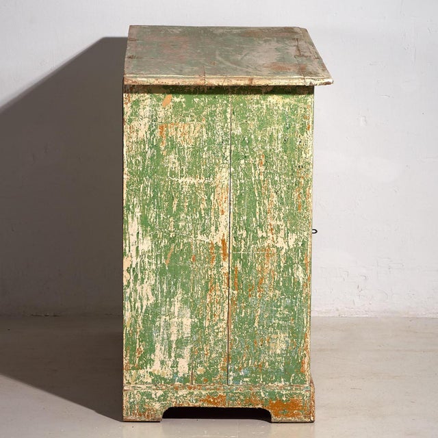 Antique green bedroom dresser (c.1920) Approximate age: 150 years Material: Pinewood Our antique bedroom dresser is a...
