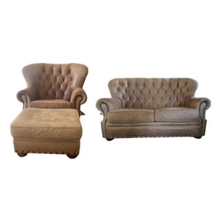 Vintage Bradington-Young Hand-Brushed Aniline Leather Tufted English Club Suite With Wingback Chair, Ottoman and Loveseat For Sale