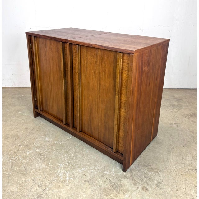 Mid Century Modern Walnut Media / Stereo Cabinet / Credenza For Sale - Image 10 of 12