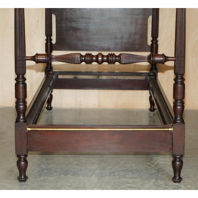 Black American Federal 4-Poster Bed with Carved Pillars in Hardwood, 1800s For Sale - Image 8 of 18