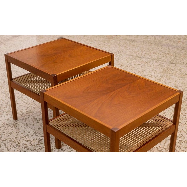 We present a pair of mahogany side tables for the living room, featuring removable tops and a rattan shelf.