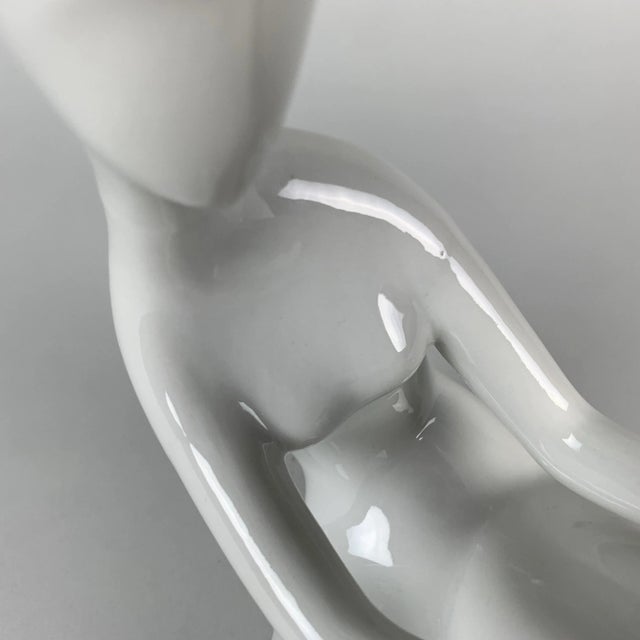 Porcelain Statue by Jitka Forejtova for Royal Dux, Czechoslovakia, 1960s For Sale - Image 6 of 7