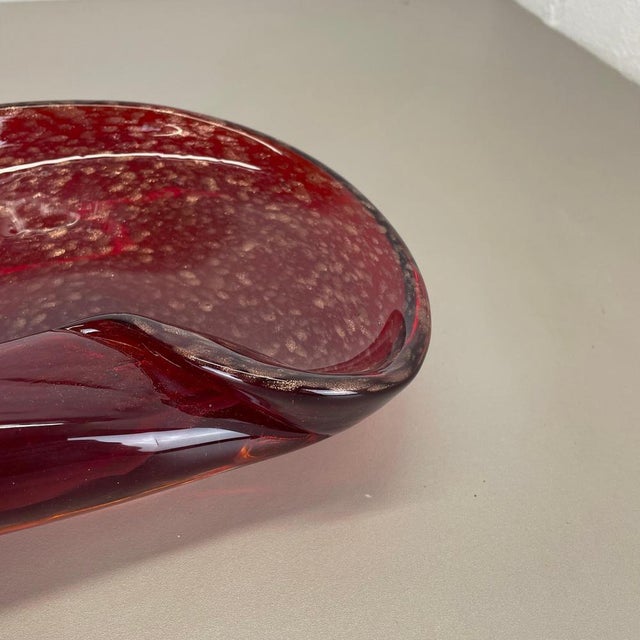 Gold Red Murano Glass Shell Bowl with Gold Dust, Italy, 1970s For Sale - Image 8 of 18