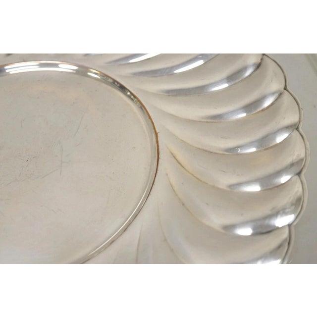 Silver Late 20th Century Wm Rogers Waverly 3826 Scalloped Edge Round Silver Plated Serving Platter Tray For Sale - Image 8 of 10
