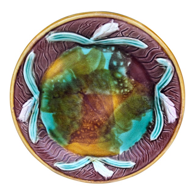 19th Century English Majolica Leaves Plate For Sale