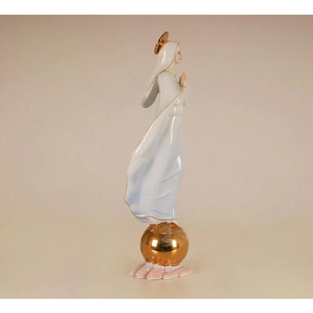 Mid-Century Modern Italian Ceramic Porcelain Figurine of Madonna by Giovanni Ronzan For Sale - Image 3 of 13