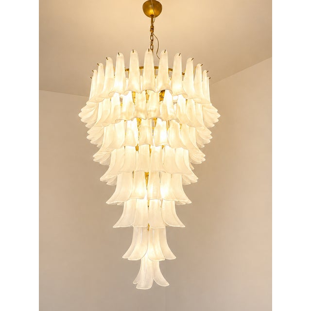 Mid-Century Modern Contemporary Frosted “Selle” Murano Glass Chandelier in Mazzega Style by Simoeng For Sale - Image 3 of 8
