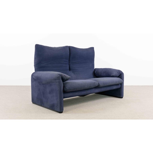 Cassina Maralunga 2-Seater Sofa by Vico Magistretti for Cassina, 2000s For Sale - Image 4 of 18