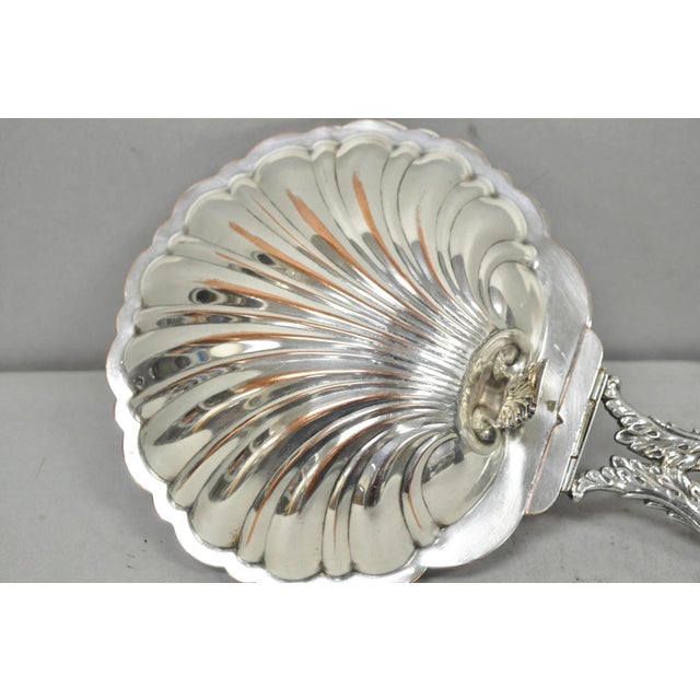 Early 20th Century Vintage English Regency Silver Plated Clam Shell Table Butler Serving Dish For Sale - Image 5 of 17