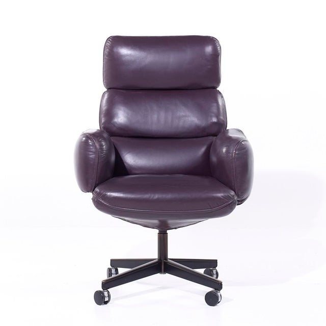 Otto Zapf for Knoll Mid Century Leather Office Chair This chair measures: 32 wide x 32 deep x 47 high, with a seat height...