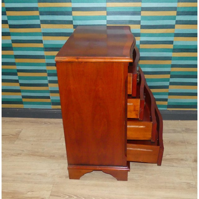 Georgian Chippendale Serpentine Chest of Drawers, 1970s For Sale - Image 11 of 15